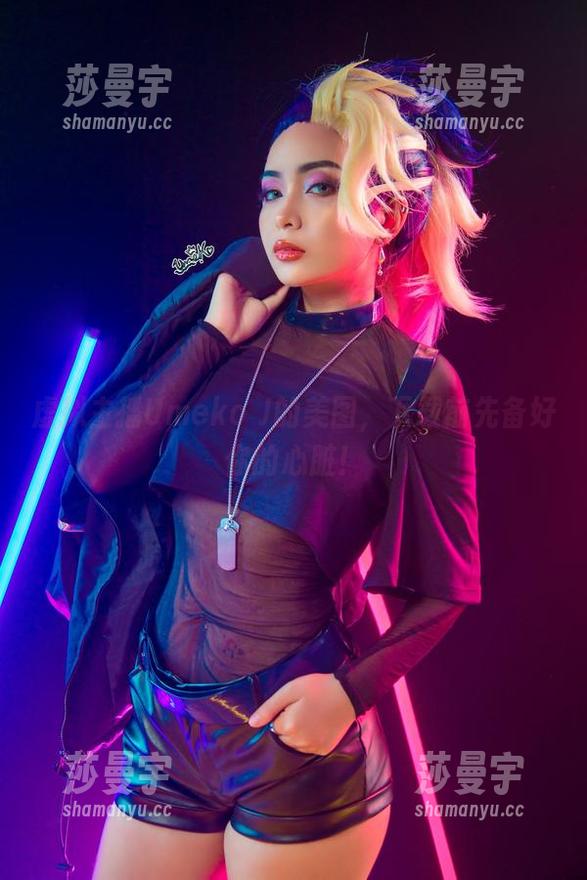 虚拟主播Umeko J的美图，下载前先备好你的心脏！